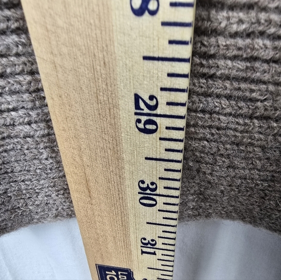 Cynthia Rowley Elegant Tan Women's Merino Wool Cardigan Sweater with Buckle Sz L - Picture 13 of 14